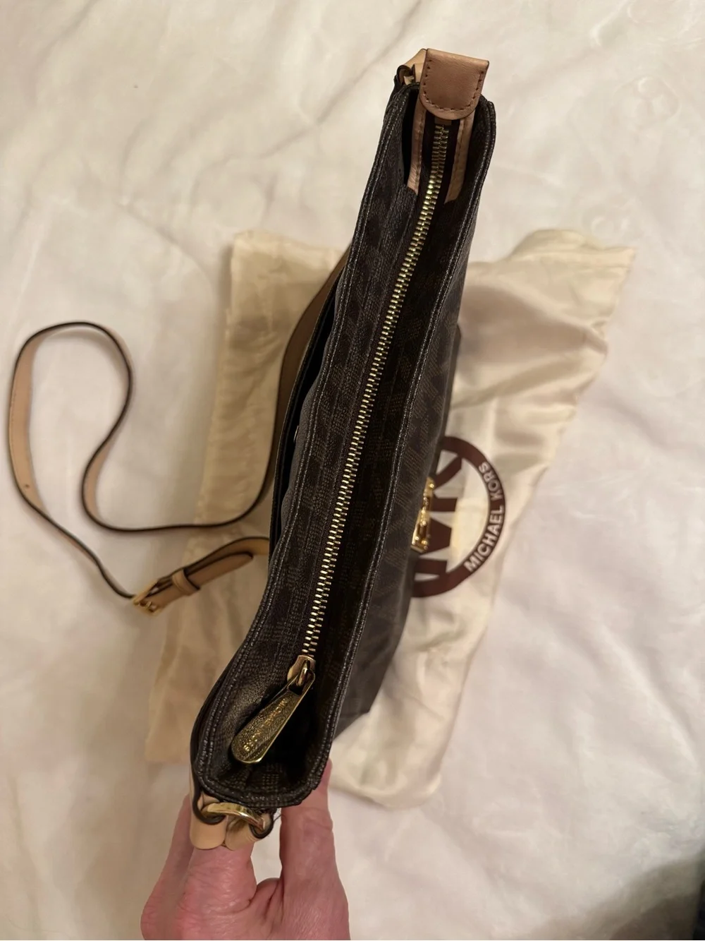 Michael Kors Jet Set Travel Large MK Messenger Bag/Crossbody-Brown/Gold